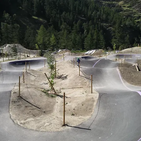 Apartment Cosy 3.5 Piece A *